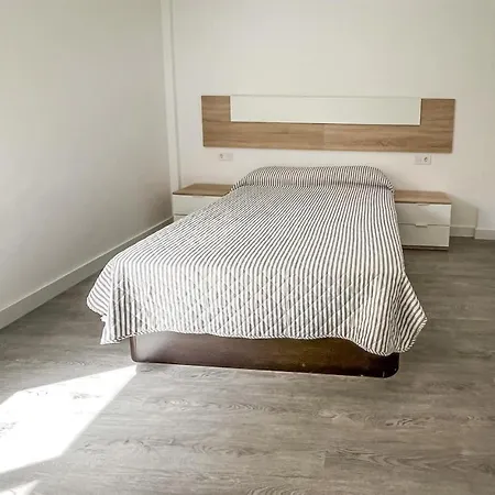 Apartment 3 Bedroom Awesome In *