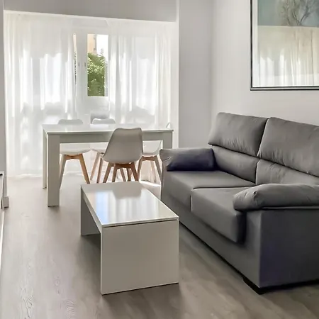 Apartment 3 Bedroom Awesome In Estepona