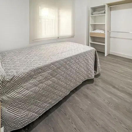Apartment 3 Bedroom Awesome In Estepona